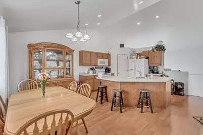 474 W Pumpkin Patch Dr, Saratoga Springs, UT 84045 - Photo 8