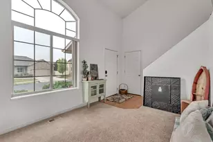 474 W Pumpkin Patch Dr, Saratoga Springs, UT 84045 - Photo 4