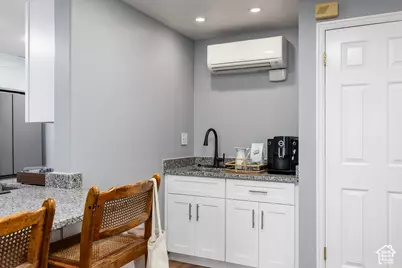 530 S 400 E #2302, Salt Lake City, UT 84111 - Photo 6