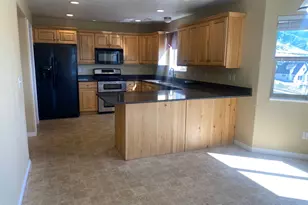 83 Canterbury Cir, Logan, UT 84321 - Photo 4