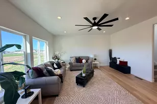 2405 W 3200 N, Farr West, UT 84404 - Photo 26