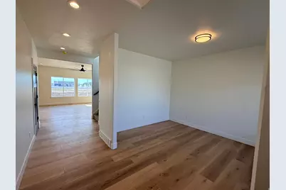 2405 W 3200 N, Farr West, UT 84404 - Photo 10