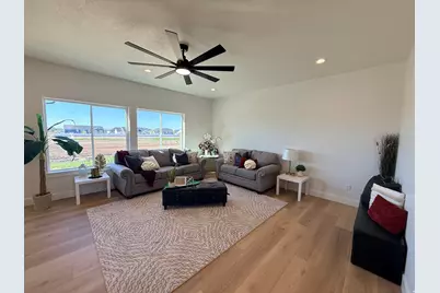 2405 W 3200 N, Farr West, UT 84404 - Photo 4