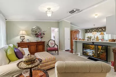 273 E Vagabond Dr, Murray, UT 84107 - Photo 2