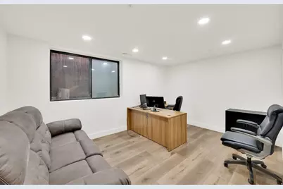 10885 S State St, Sandy, UT 84070 - Photo 34