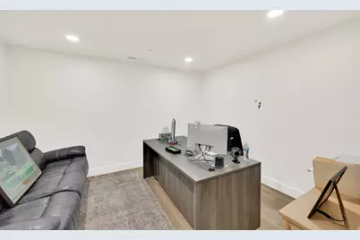 10885 S State St, Sandy, UT 84070 - Photo 28