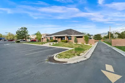 10885 S State St, Sandy, UT 84070 - Photo 40