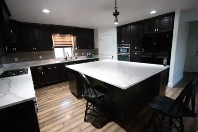 951 W Grizzly Wulff Dr, Bluffdale, UT 84065 - Photo 10