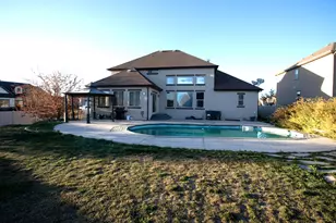 951 W Grizzly Wulff Dr, Bluffdale, UT 84065 - Photo 2