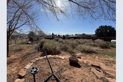 445 W Vance Dr, Kanab, UT 84741 - Photo 6