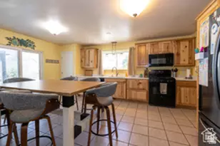 1250 N Lewis Peak Dr, Ogden, UT 84404 - Photo 10