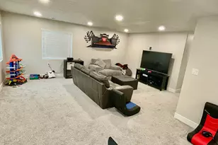 582 E Petersen Pkwy, South Weber, UT 84405 - Photo 12