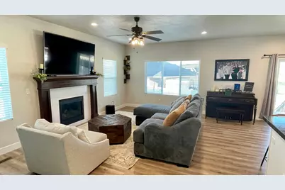 582 E Petersen Pkwy, South Weber, UT 84405 - Photo 6