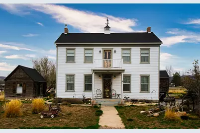 183 E 300 N, Mount Pleasant, UT 84647 - Photo 2