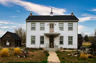 183 E 300 N, Mount Pleasant, UT 84647 - Photo 1