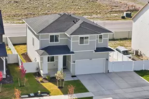 3483 N Sparrow Ln, Eagle Mountain, UT 84005 - Photo 2