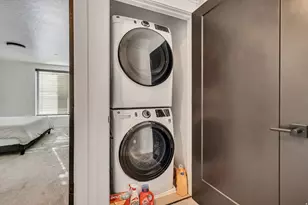 351 W 800 N, Salt Lake City, UT 84103 - Photo 18