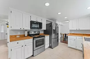 1253 E Meadow Ridge Rd S, Sandy, UT 84094 - Photo 6