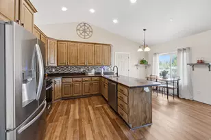 445 S Sunset Dr W, Kaysville, UT 84037 - Photo 6