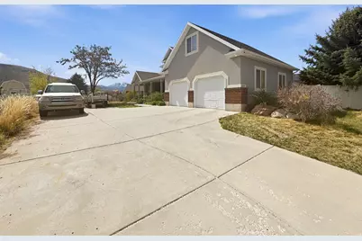13844 S Belle Isis Bay W, Herriman, UT 84096 - Photo 2