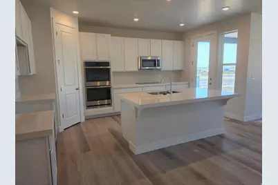 1897 E Burger St #1416, Lake Point, UT 84074 - Photo 2