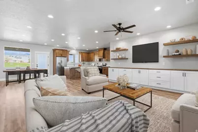 651 E 800 N, Richfield, UT 84701 - Photo 4