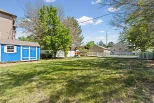 327 E 5300 S, Murray, UT 84107 - Photo 24