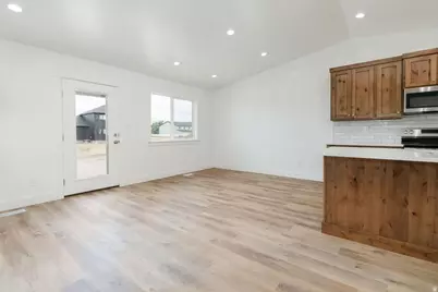 174 N 400 W, Preston, ID 83263 - Photo 8