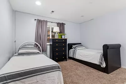 7975 S Showcase Ln, Sandy, UT 84094 - Photo 24