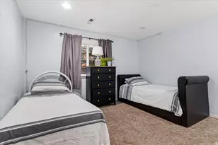 7975 S Showcase Ln, Sandy, UT 84094 - Photo 24