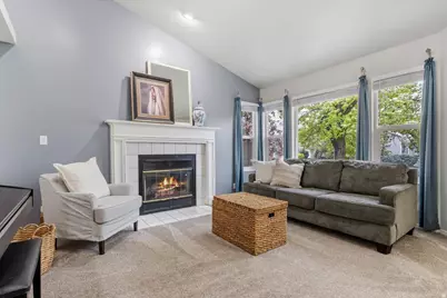 7975 S Showcase Ln, Sandy, UT 84094 - Photo 4