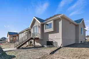 8687 S Rock Lk Ct, West Jordan, UT 84081 - Photo 2