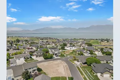 127 W Honeysuckle Dr #221, Saratoga Springs, UT 84045 - Photo 8