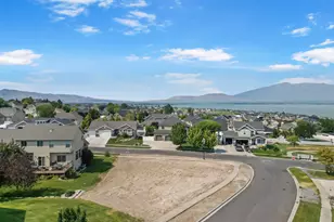 127 W Honeysuckle Dr, Saratoga Springs, UT 84045 - Photo 1