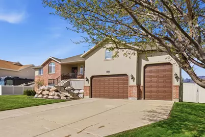 134 N Wagon Wheel Cir, Farmington, UT 84025 - Photo 2