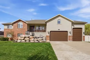 134 N Wagon Wheel Circle, Farmington, UT 84025 - Photo 1