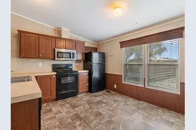 191 W Darlington Way, Layton, UT 84041 - Photo 4