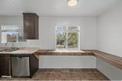 4766 N Mule Train Dr, Enoch, UT 84721 - Photo 8