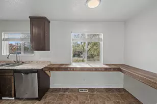 4766 N Mule Train Dr, Enoch, UT 84721 - Photo 8