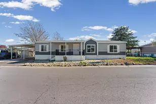 1271 W Hummingbird St, Salt Lake City, UT 84123 - Photo 2