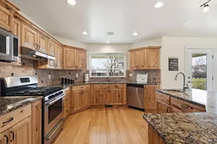 630 E 100 S, Hyrum, UT 84319 - Photo 12