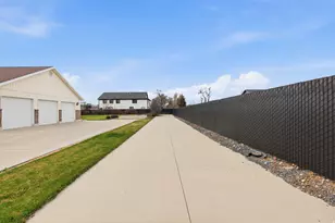 630 E 100 S, Hyrum, UT 84319 - Photo 10