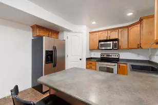 3812 E Rock Creek Rd, Eagle Mountain, UT 84005 - Photo 16