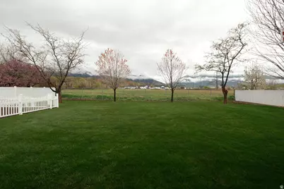 6402 S Raymond Dr, South Weber, UT 84405 - Photo 30