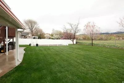 6402 S Raymond Dr, South Weber, UT 84405 - Photo 8