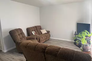 288 N Peach St, Santaquin, UT 84655 - Photo 2