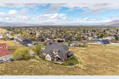 414 Meadows Dr, Tooele, UT 84074 - Photo 2