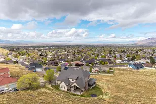 414 Meadows Dr, Tooele, UT 84074 - Photo 2