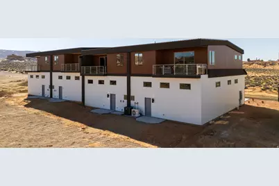 1330 E Lone Rock Dr, Big Water, UT 84741 - Photo 32