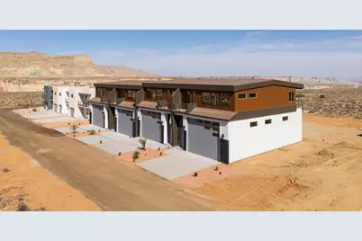 1330 E Lone Rock Dr, Big Water, UT 84741 - Photo 20